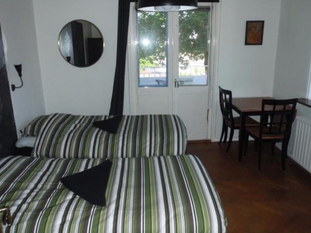Gustav Bed & Kitchenette Hotel Gothenburg Bagian luar foto